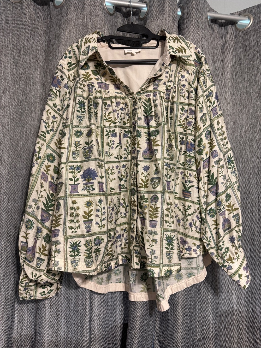 entro Cream Floral Block-Print Long Sleeve Button-Up Top